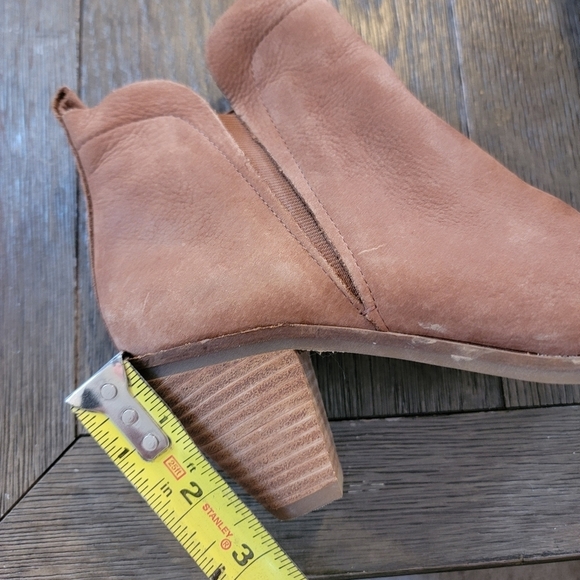 Lucky Brand Jana Heeled Bootie 7 - Picture 6 of 7